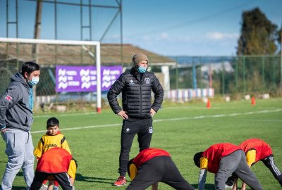 <p>Niños participaron en clínica de fútbol junto a jugadores del SAU</p>